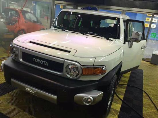 17款中东版FJ酷路泽天津港现车最新报价