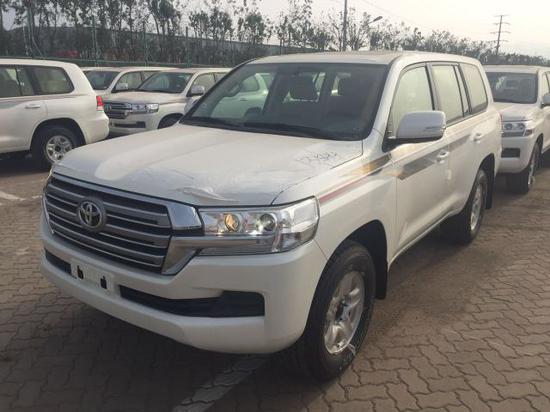 17款丰田酷路泽4000中东版硬派越野车型