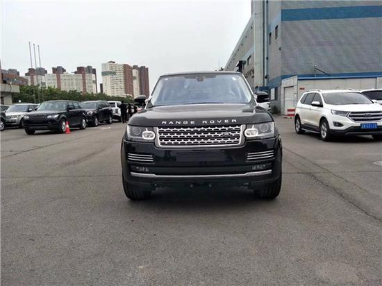 路虎揽胜行政5.0创世加长相承的高贵血统