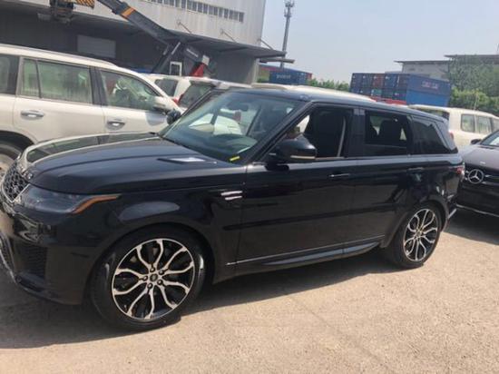 18款路虎揽胜运动报价关税已降现车到店