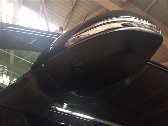 2019款丰田埃尔法 有种不一样的感觉