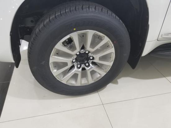 18丰田霸道4000普拉多3.5\/4.0配置差别