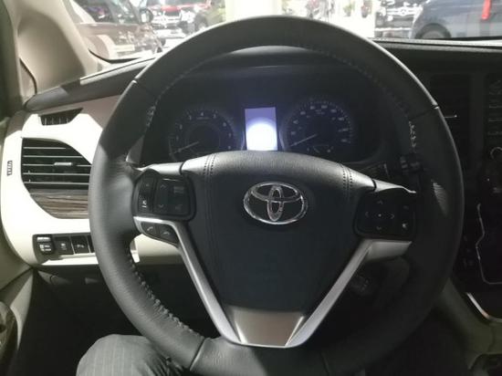 18款丰田塞纳棕色展厅现车可以开公户票