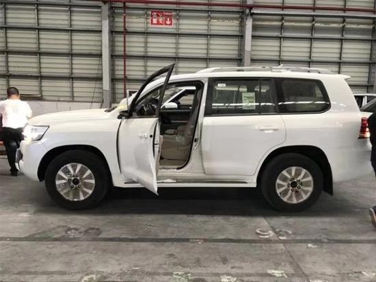 酷路泽4500柴油版 陆巡凶猛外形强劲扭力