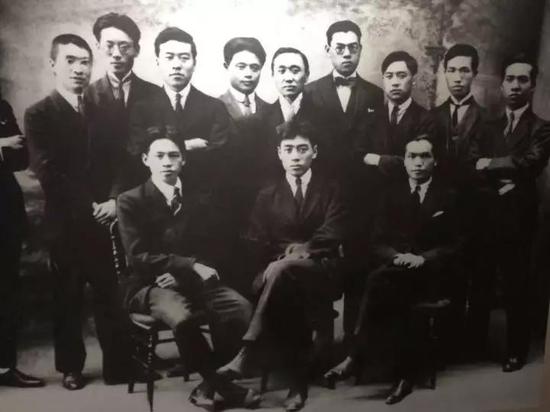 1919年,创办觉悟社时的周恩来