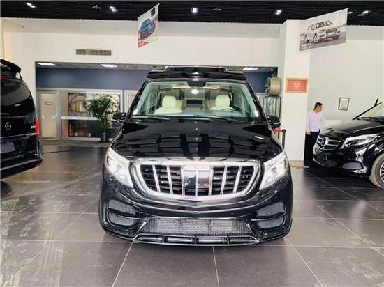 奔驰威霆高顶迈巴赫版价格 不同的舒适体