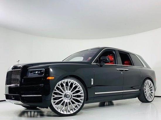 2019款劳斯莱斯库里南提供四座及五座