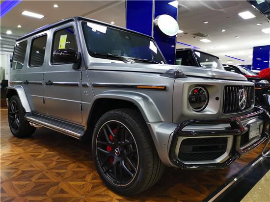 2019款奔驰G63磨砂灰外观红内饰现车报价