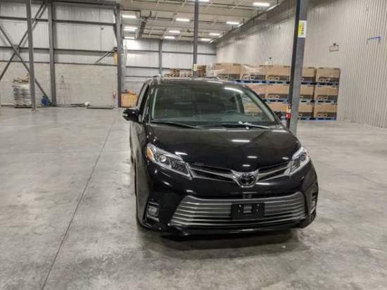 全新丰田塞纳3.5四驱顶配提车哪家便宜