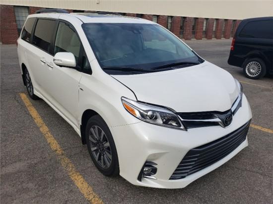 20款丰田塞纳XLE商务车家旅深受众人青睐