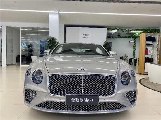 2021款宾利欧陆GT实拍动力发挥淋漓尽致