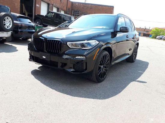 2020款宝马X7国六预售 城市SUV相伴相随