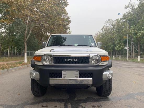 2020款丰田FJ酷路泽保税区现车直销价格