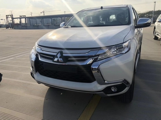 三菱帕杰罗劲畅 福利来袭港口底价出售