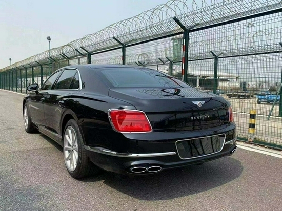 2021款宾利飞驰现金降30万超豪华suv