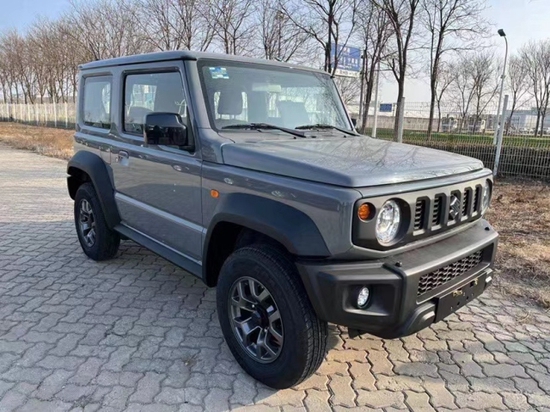 2022款铃木吉姆尼1.5自动越野售32.8万