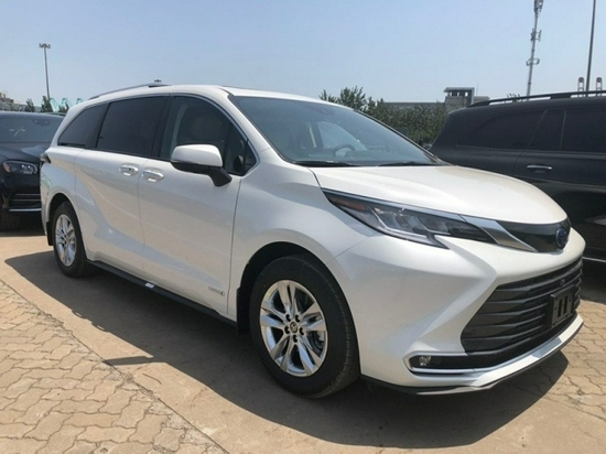 22款丰田塞纳混动港口特惠送好礼