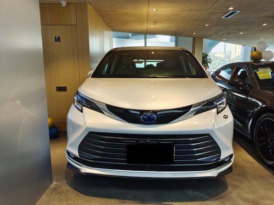 2022款丰田塞纳现车优惠劲爆价40万