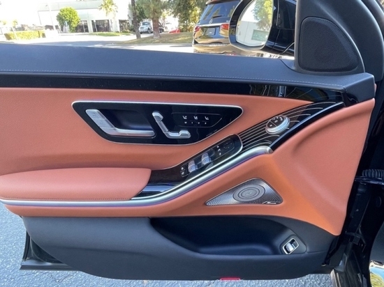 22款奔驰S500现车让利促销 优惠20万起