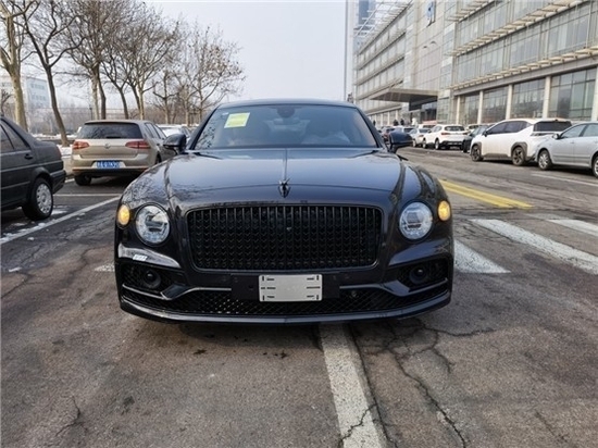 22款宾利飞驰现车到店直击底价280余万