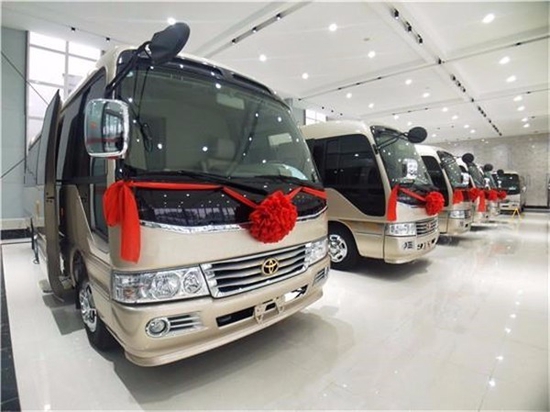 丰田考斯特9座私人定制个性化改装报价