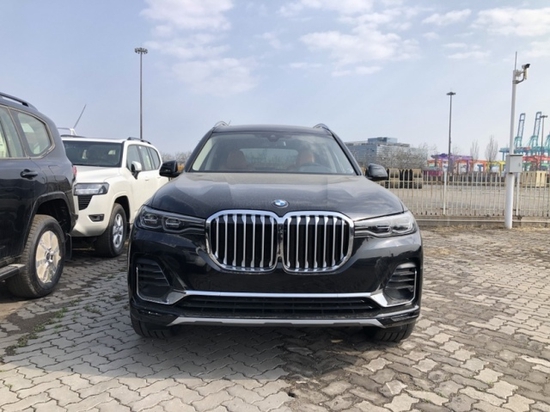 2022款宝马X7五一特惠全国 现车直降15万