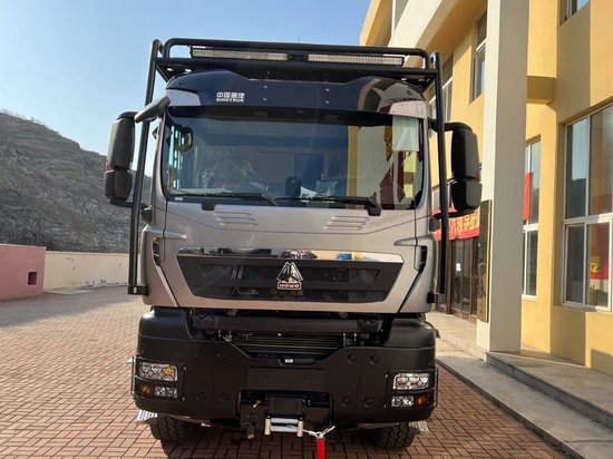 重汽4X4越野房车中国重汽四驱升顶版