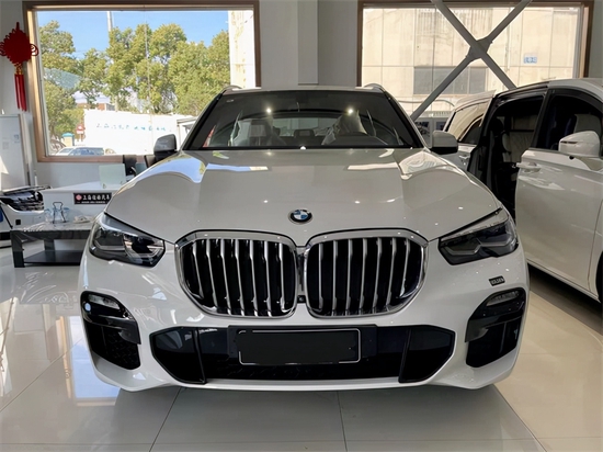 宝马X5实力颜值兼具现车五一钜惠