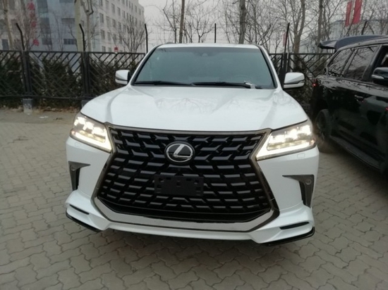 2021款雷克萨斯LX570天津港现车黑白配