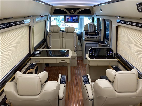 丰田考斯特11座价格 内置航空座椅舒适