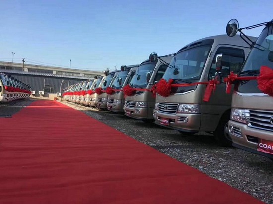 丰田考斯特11座中巴报价 4.0L发动机