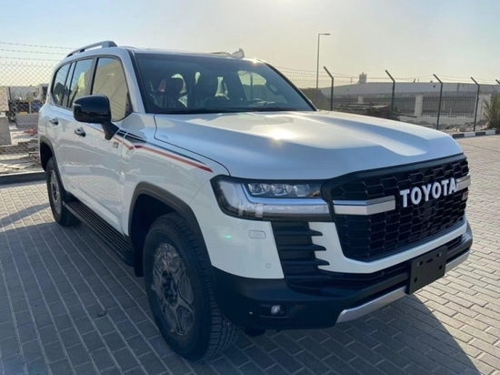 新款丰田酷路泽3500现车港口特价出售