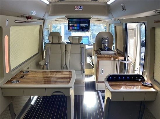 丰田考斯特16座报价现车 5.1声道音响