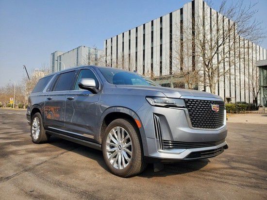 2022款凯迪拉克凯雷德加长版现车实拍