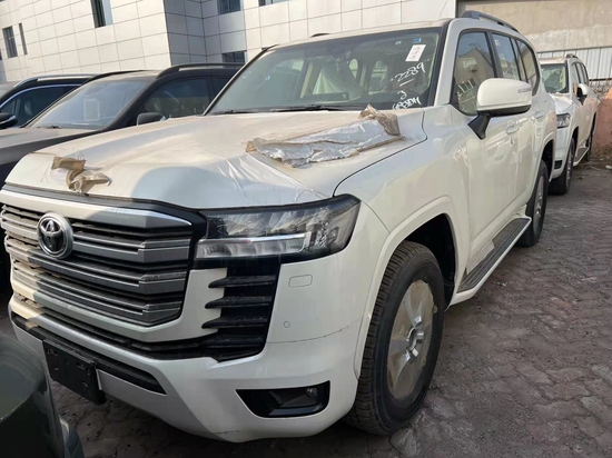 2022款丰田LC300酷路泽现车直击底价