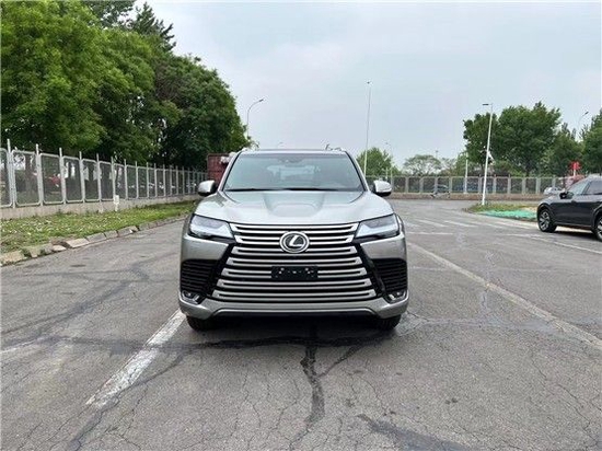 2022款雷克萨斯LX600 现车售价200万起