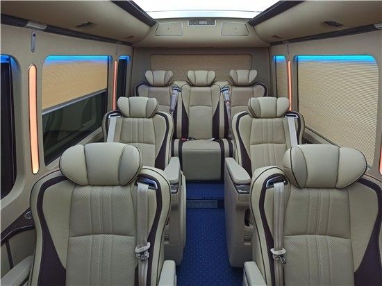 丰田考斯特10座价格 顶尖豪华商务车