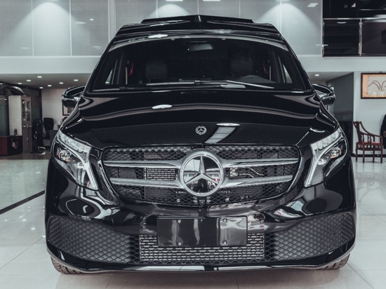 奔驰V260L红提香版 豪华舒适商务座驾