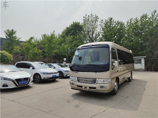 丰田考斯特哈尔滨商务车12座报价现车