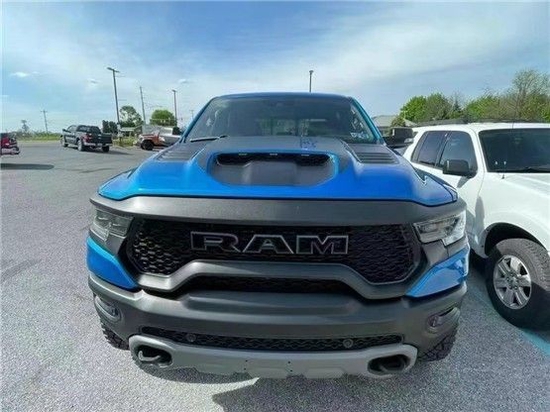 道奇霸王龙沉稳大气凶悍气质运动座椅