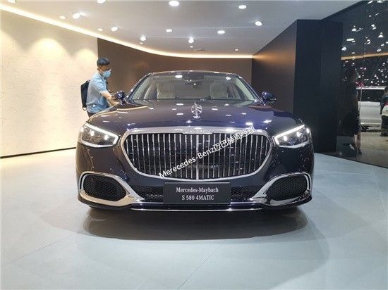 2022款奔驰迈巴赫S580雍容华贵大方质感