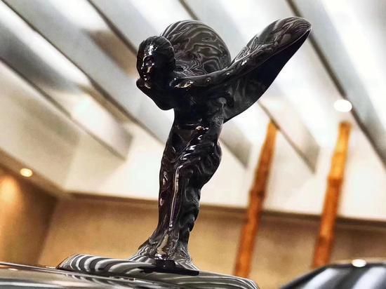 2022款劳斯莱斯库里南年中回馈650万起售