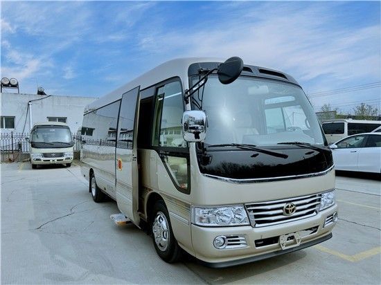 丰田考斯特13座现车全隔断内饰最新报价