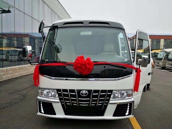 丰田考斯特10座最新价格优惠精致改装