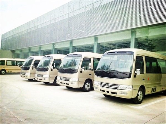 丰田考斯特11座报价全隔断设计配色现车