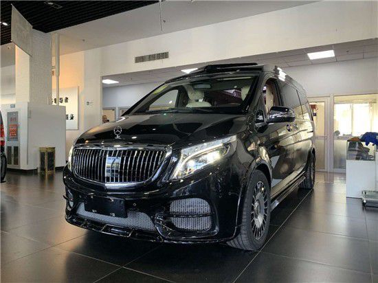 新款奔驰V260L商务车改装顶级四座