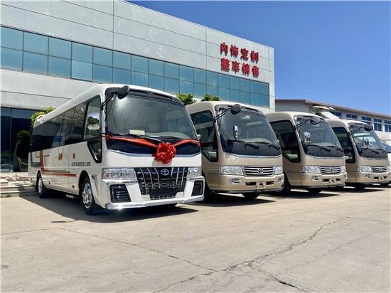 丰田考斯特13座车型报价4.0L汽油版