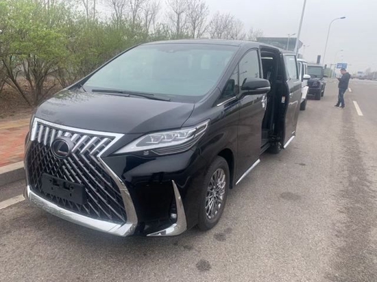 2022款雷克萨斯LM300港口现车报价150万