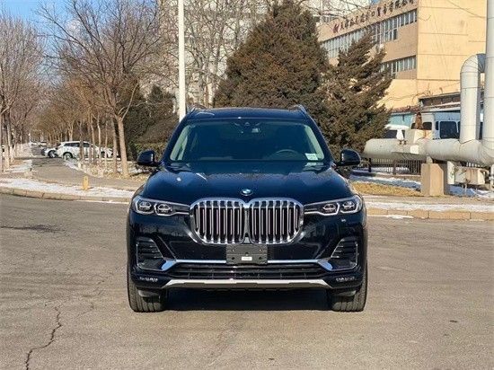 2022款宝马X7港口现车88万起SUV黑马车型