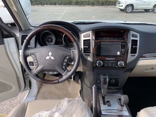 2022款三菱帕杰罗V97实惠 超强越野性能